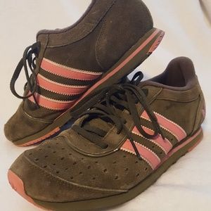 Adidas Sueded Sneakers Size 8